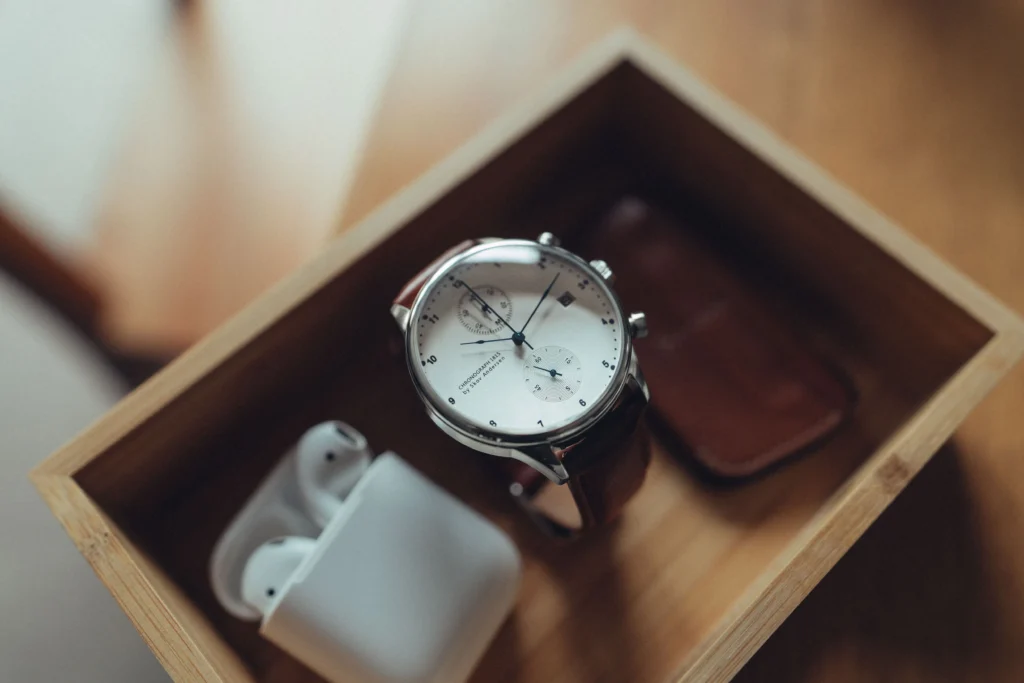 AV86(旧About Vintage)のシンプルな腕時計デザイン